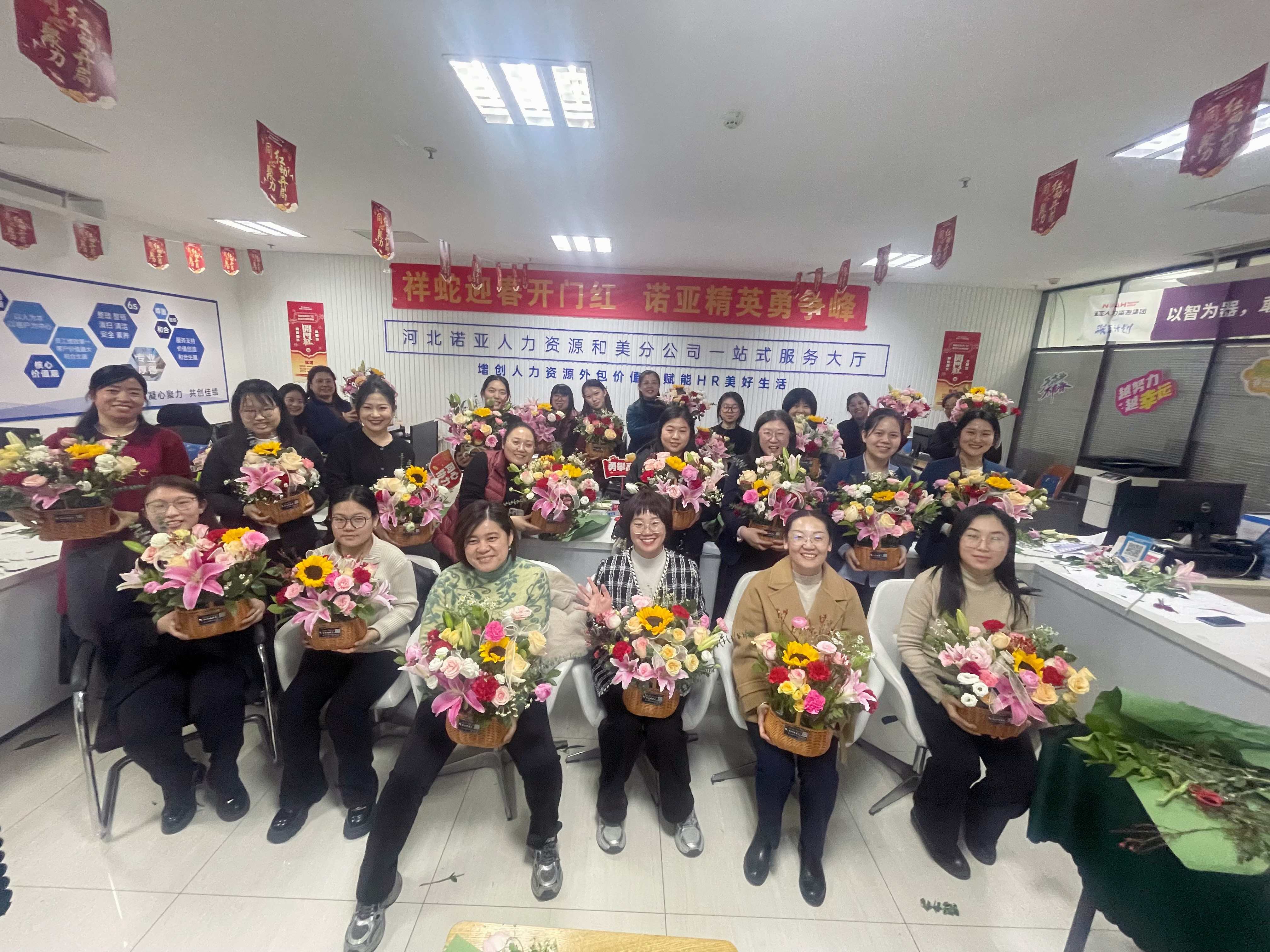 婦女節(jié)插花活動(dòng)，綻放女性芳華