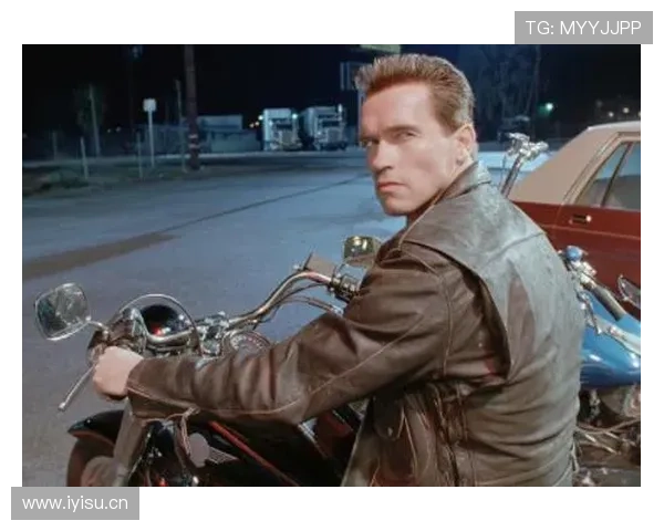 奥斯梅恩与因莫比莱：全能中锋和禁区终结者的战术角色对比