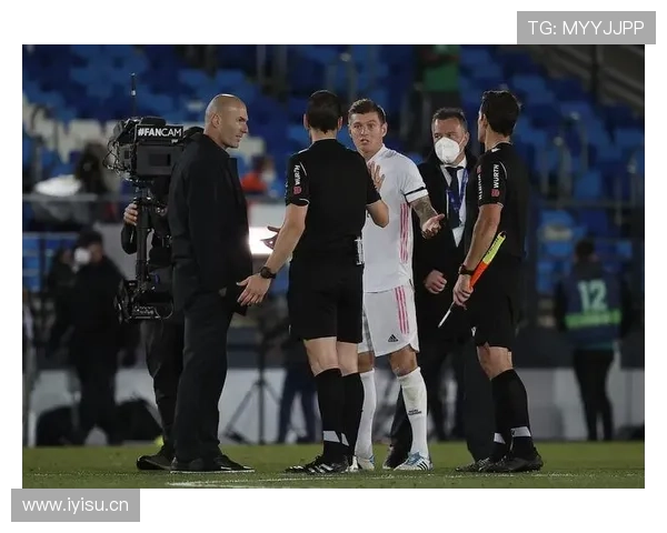 克罗斯与皮尔洛:组织核心由后置转向前置的体系分化 克罗斯与皮尔洛:组织核心由后置转向前置的体系分化