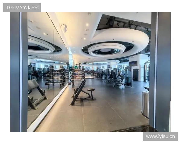 莱万每天凌晨四点起床吃有机牛排，健身房打卡比网红还勤